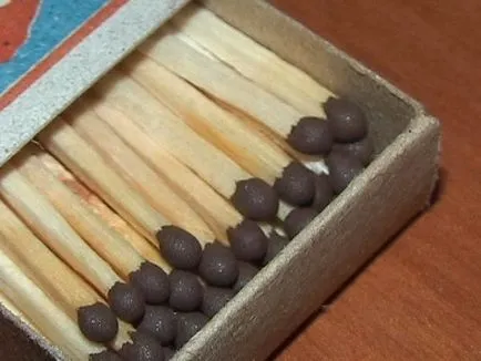 A bozót kezelni műbőr, vagy mossa a tinta a bőr kanapék és egyéb bőráruk, és a fotók (műbőr) A bozót kezelni műbőr, vagy mossa a tinta a bőrkanapé és egyéb objektumok a fényképet, és a bőr