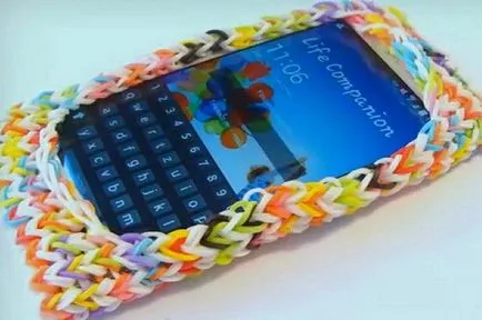 Telefon tok stílusos kiegészítő kezük