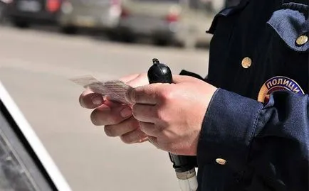 Mi fog történni a hamis jogosítványt, és miben különböznek a jelen