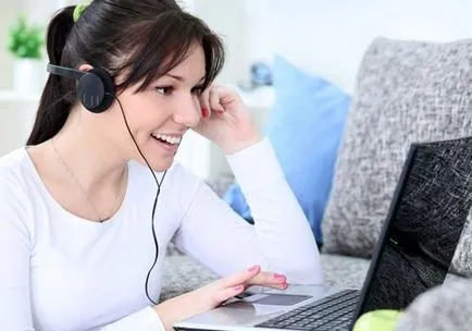Ahogy egy lány a Skype