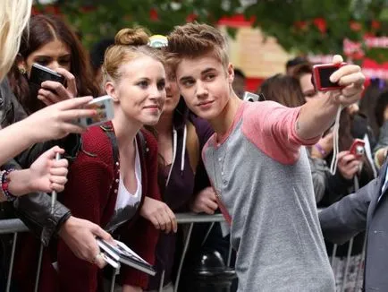 Justin Bieber véletlenszerűen Justin Bieber véletlenszerűen