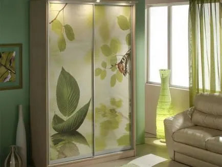 Díszítő egy régi szekrény kezük (a szekrény a kezüket) Díszítő egy régi szekrény, saját kezével