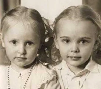 Putyin lánya (Mária) Mariya Putin és (gördülő) Ekaterina Tikhonova fotók