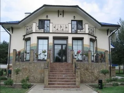 A ház előtt - ez az, amit a homlokzat (fotó)