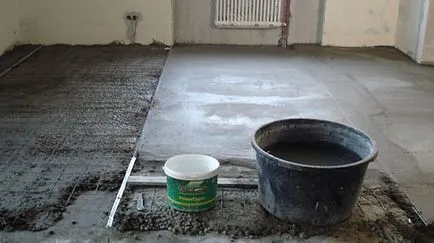 Vízszigetelő előtt vagy után a padlóburkolatot, és a tetején, a száraz beton esztrich a lakásban, ha (nem) van szükség Vízszigetelő előtt vagy után a padlóburkolatot, és a tetején, a száraz beton esztrich a lakásban, ha szükséges