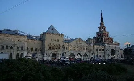 Hogyan lehet eljutni a Kazan állomás Kazan metróállomás, Budapest Metro