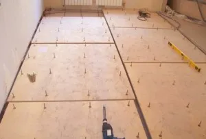 Hogyan feküdt laminált padlót a kezét, ha tudsz