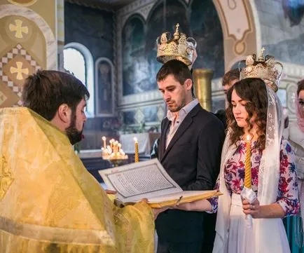 Minden az esküvő a templomban Minden az esküvő a templomban