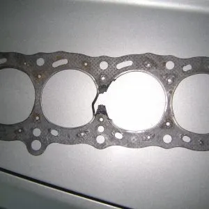 Hogyan állapítható meg, a bontást a hengerfej-tömítést és cserélje ki magad