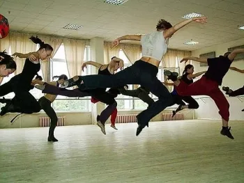 Hogyan kell megnyitni a saját dance online kiadásában az elem a tánciskola