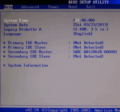Újratelepítése Windows 7 számítógépen keresztül BIOS