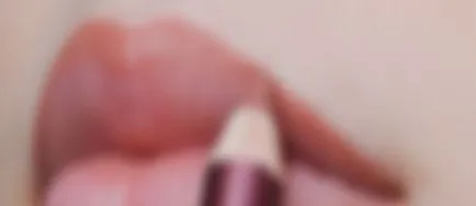 Hogyan kell festeni az ajkak - szép smink ajak (jobbra) Hogyan kell festeni az ajkak - szép smink ajkak