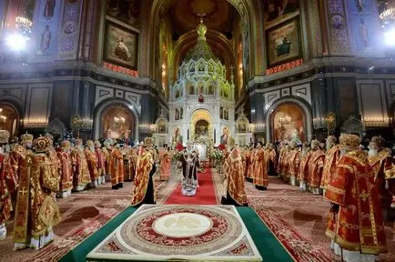 Hogyan megy a templomba, és viselkedjenek istentisztelet (templom) Hogyan megy a templomba, és viselkedjenek istentisztelet