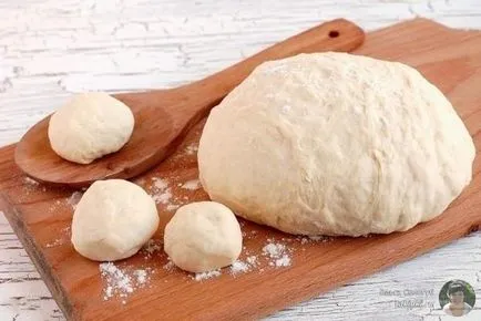 Főzni belyashi a húst egy serpenyőben