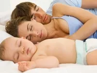 Hogyan kell tanítani a baba aludni külön 3 Fontos tippek (alvás) Hogyan kell tanítani a baba aludni külön 3 Fontos tippek