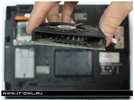 Hogyan szétszerelni a laptop 1