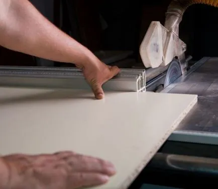 Ahogy megmunkálás laminált forgácslap