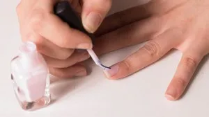 Hogyan készítsünk egy francia manikűr otthon és használati videók (hogyan kell csinálni egy francia manikűr otthon) Hogyan készítsünk egy francia manikűr otthon használati és videó
