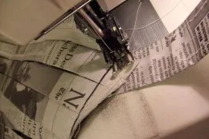 Hogyan készítsünk egy ruhát újságokból