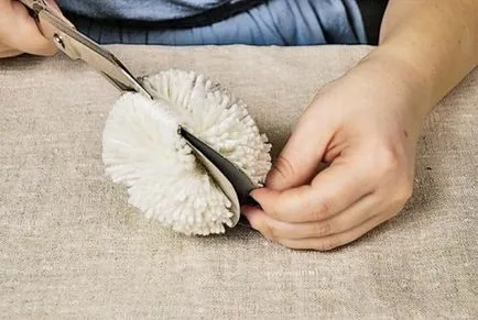 Hogyan készítsünk egy pom-pom a kalapot (előállítási módszerei pompon) Hogyan készítsünk egy pom-pom a kalapot