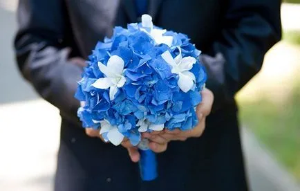 Hogyan készítsünk egy elegáns kék menyasszonyi csokor (csokor) Hogyan készítsünk egy elegáns kék esküvői csokor