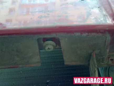 Hogyan lehet eltávolítani az első lökhárító Lada Kalina (a csavar) Hogyan lehet eltávolítani az első lökhárító Lada Kalina