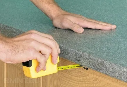 Hogyan kell telepíteni a pulton a konyhában