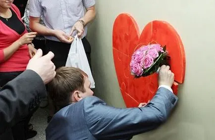Hogyan vásároljon egy menyasszony vőlegény tippeket a vőlegény és a tanúk