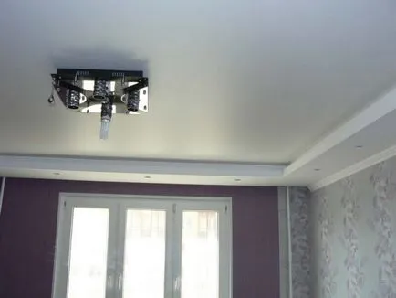 Hogyan válasszuk ki a színét a szakaszon mennyezet