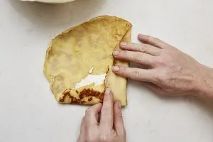 Hogyan csomagolja a palacsintát
