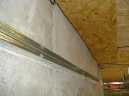 Keret gipszkarton mennyezeti - különösen tartóléc a felfüggesztett szerkezet (mennyezet) A keret alatti gipszkarton mennyezet - különösen rekeszeit a felfüggesztett struktúra