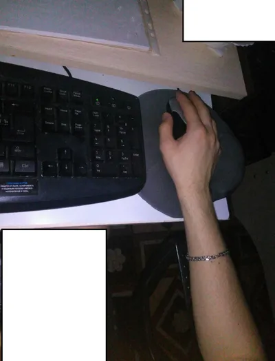 Számítógép asztal kezével