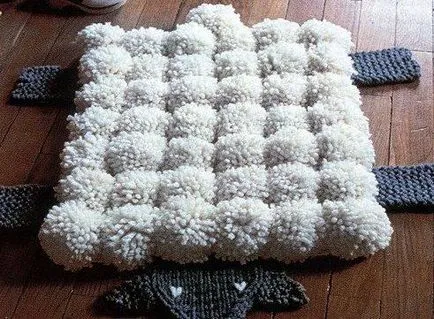 Pompon mat kezével mesterkurzus rendszer (mat pompon kezüket a szőnyeg kezével pompon mester osztály, hogyan lehet egy szőnyeg ki pompon kezét) Pompon mat kezével a mester osztály, a rendszer