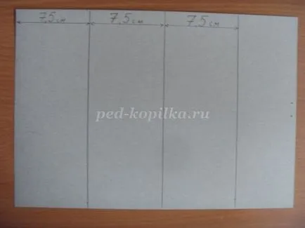 Az elrendezés a lámpánál a papírt a kezét a gyerekek lépésről lépésre képek (saját) Az elrendezés a lámpánál a papírt a kezét a gyerekek lépésről lépésre fotók