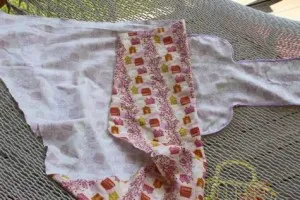 Összes baba takaró kezével
