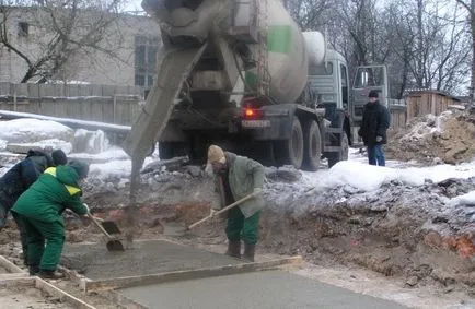 Állítsa be a beton szilárdsági jellemzők, és egy diagram, amelyen függ (erő) Állítsa be a beton szilárdsági jellemzői, valamint egy grafikon, amely függ