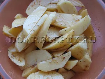 Karaj burgonyával és sajttal kemencében recept egy fotó