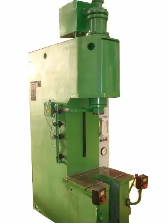 P6324 Single Column Hidraulikus prés (manuális) P6324 Single Column Hidraulikus prés