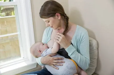 Az első szilárd ételek, hogyan lehet belépni, és hogyan kell elindítani kiegészítő táplálás baba (szabályok) az (első) Az első szilárd ételek, hogyan lehet belépni, és hogyan kell elindítani kiegészítő táplálás baba (szabályok)