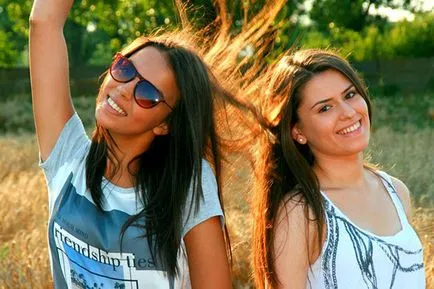 Miért az emberek abba, hogyan cseveghet barátaival és (miért) Miért az emberek megállni és beszélgetni a barátokkal