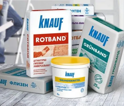 Előkészítése festés a mennyezet, az épület portál
