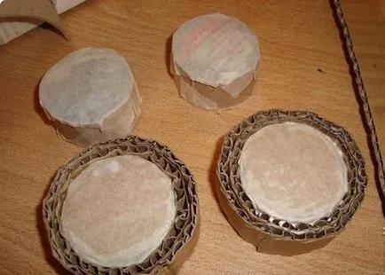 Tűzoltókocsi a kezüket, kartonból, a master class