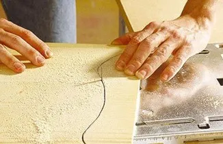 A jobb vágott panelek forgácslap