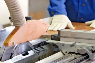 A jobb vágott panelek forgácslap