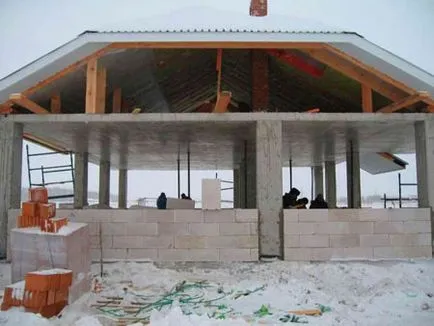 Projektek és építési magánházak betonozott és panelek