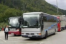 Utazás autóbusszal, ahol ülni, és mi a legjobb enni