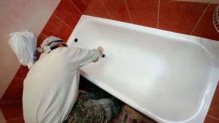 Javítás pattintott zománc fürdő kezével