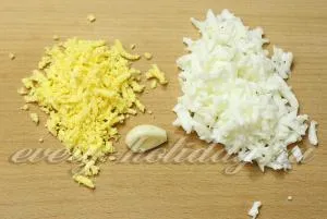 Csirke saláta sárgarépa és a sajt (recept) Csirke saláta sárgarépa és a sajt