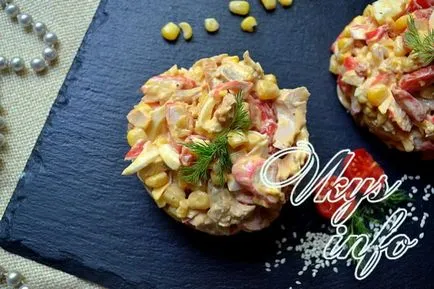 Cleopatra saláta csirkével és rák botok recept fényképpel (Cleopatra) Cleopatra saláta csirkével és rák ragaszkodik recept egy fotó