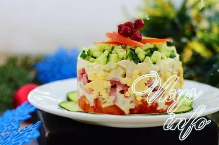 Saláta füstölt kolbász, uborka recept egy fotó